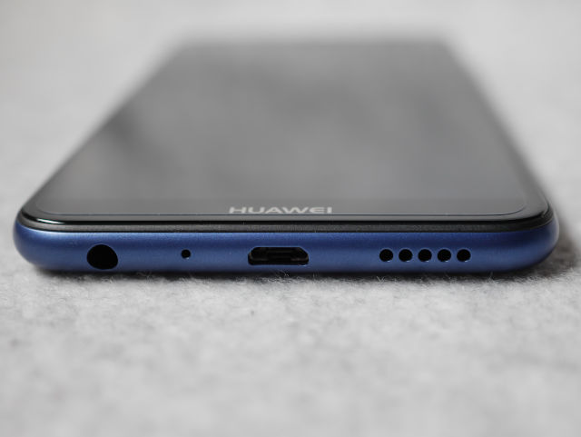 Huawei nova 2 Lite 外見